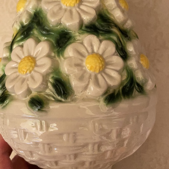 Vintage Italian floral art pottery daisy tree, basket weave pattern on base, EUC - Picture 6 of 9